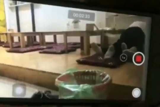 Clip nóng gây sốc tại quán trà sữa TocoToco