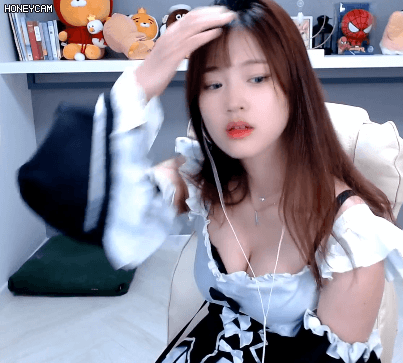 Streamer Dzihiko lộ clip nóng khi livestream DOTA 2